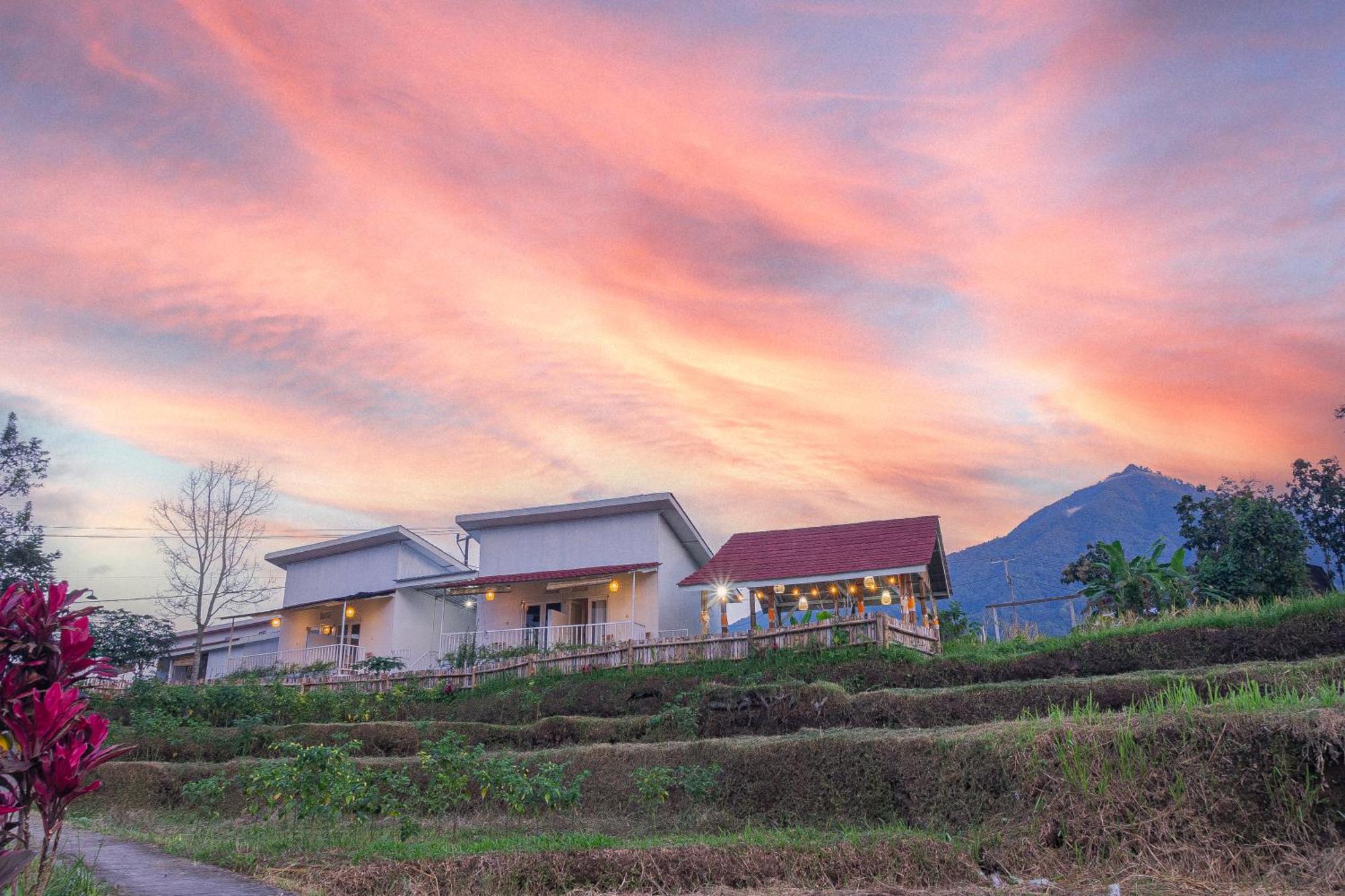 Santya Loka Lodge & Twin Waterfall Джатилувих Екстериор снимка